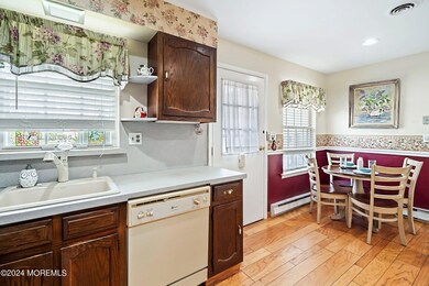 11-Kitchen 1B NO EXTINGUISHER