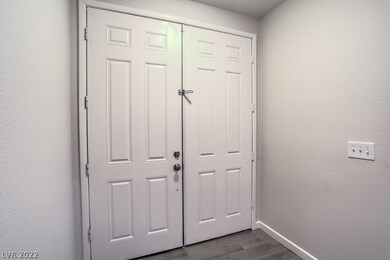 8279 Freshwater Pearl St, Las Vegas, NV 89139 - photo 5