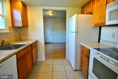 211 Poplar Ave, Glen Burnie, MD 21061 - photo 3