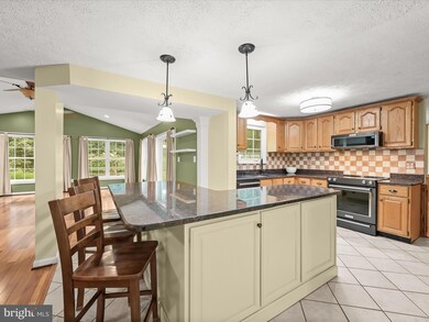 7021 Macbeth Way, Sykesville, MD 21784 - photo 2