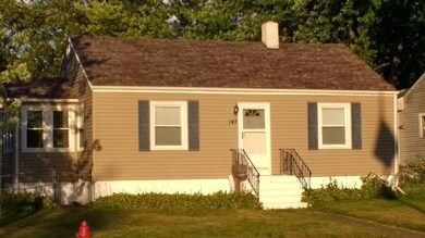 147 N Wiggs St, Griffith, IN 46319 - photo 5