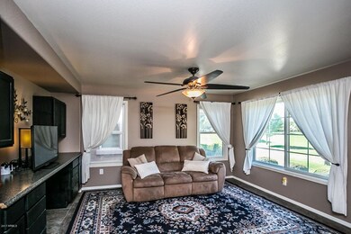 09892- 3683 E Leslie Dr-4