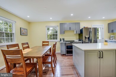 2124 Grayson Place, Falls Church, VA 22043 - photo 2