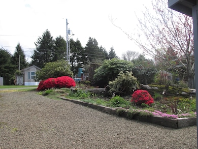 521 SE Reef Ave, Lincoln City, OR 97367 - photo 5