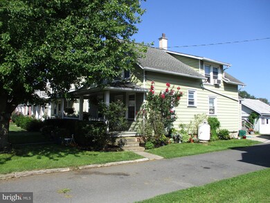 981 W Main St, New Holland, PA 17557 - photo 3
