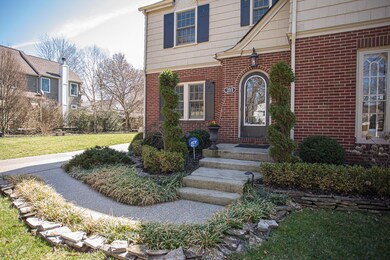 211 Irving Way W, Columbus, OH 43214 - photo 2