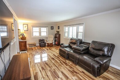 423 Cross Country Rd, Pembroke, NH 03275 - photo 5