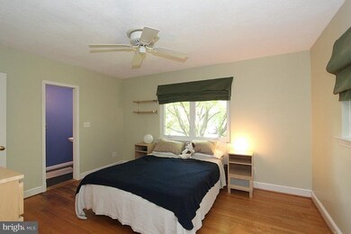 811 Larch Ave, Takoma Park, MD 20912 - photo 2