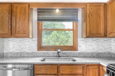 4809-Moultrie-Cir-Lansing-MI-48917-5