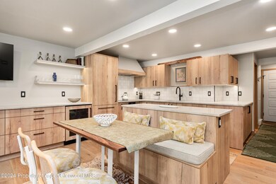 131 E Durant Ave unit 208, Aspen, CO 81611 - photo 5