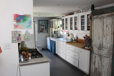 28 Franklin St, Newburyport, MA 01950 - photo 5