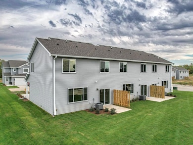 7000 Lake Ridge Ave unit 2, Des Moines, IA 50320 - photo 4