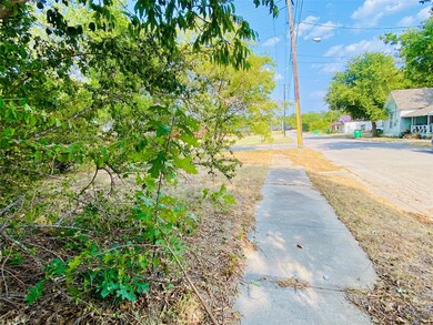 313 Belcher St, Gainesville, TX 76240 - photo 4