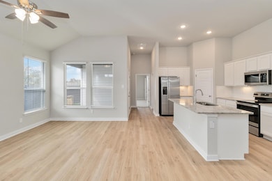 820 Staglin St unit A, Buda, TX 78610 - photo 6