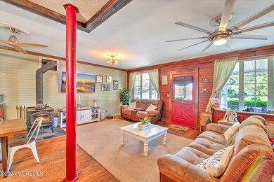 10-LIVING ROOM