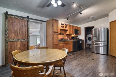 172 Sprague Valley Dr, Maple Falls, WA 98266 - photo 5