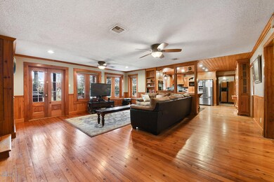 142normandy.living.room1