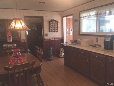 3119 S 6th Ave, Whitehall, PA 18052 - photo 5