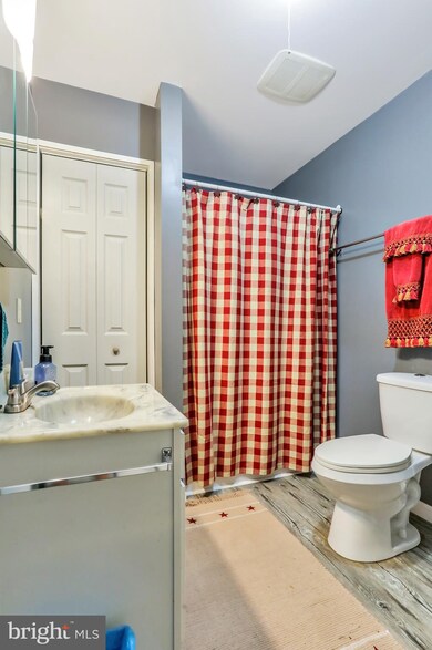 1014 Quaint Acres Ln, Berkeley Springs, WV 25411 - photo 6