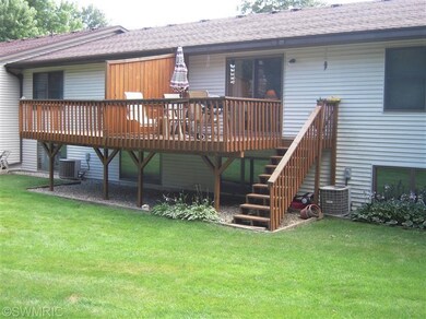 2111 Jo Dean Ct NE, Grand Rapids, MI 49505 - photo 2