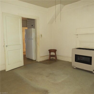 305 Thompsonville St, Reidsville, NC 27320 - photo 7