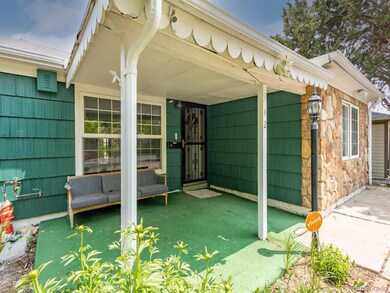 942 Geneva St, Aurora, CO 80010 - photo 4