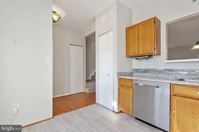 6920 Flag Harbor Dr, District Heights, MD 20747 - photo 4