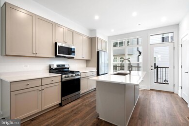 2113 Tysons Ridgeline Rd, Pimmit Hills, VA 22043 - photo 6