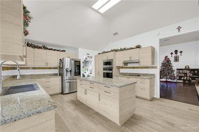 2605 Ponderosa Dr, Mission, TX 78572 - photo 2