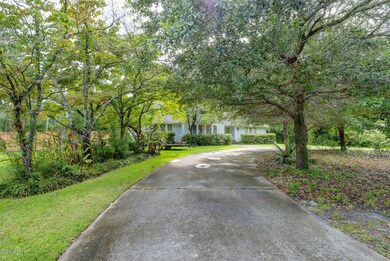 103 Bradley Pines Dr-large-003-18-1 2 3
