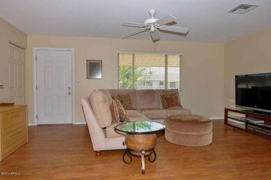 Living Room2[1]