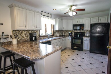 105 Chelsea Dr, Saratoga Springs, NY 12866 - photo 7