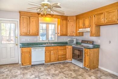 120 Cottage Rd, Enfield, CT 06082 - photo 3