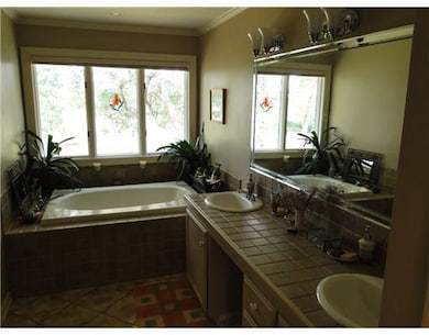 Master Bath/Spa.