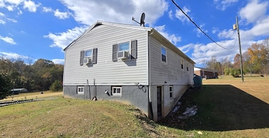 2001 Mapleton Dr, Callands, VA 24530 - photo 3