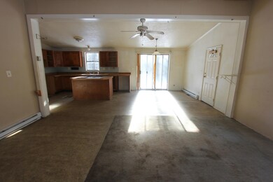 Living Room/Dining