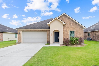 23317 Conifer Dr, Denham Springs, LA 70726 - photo 2