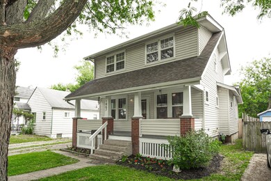 1867 Eddystone Av 003