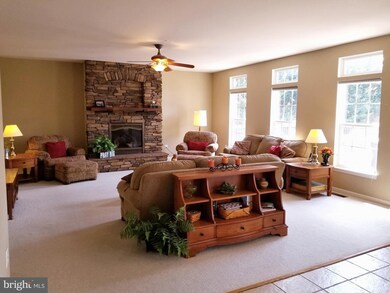 639 Tanglewood Dr, Sykesville, MD 21784 - photo 7