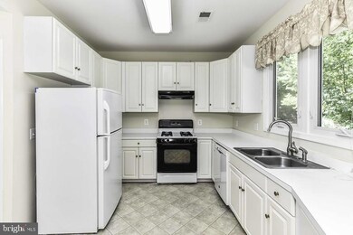 13714 Rosetree Ct, Chantilly, VA 20151 - photo 7