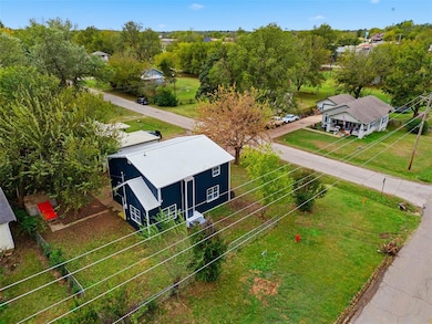 623 N 6th Ave, Stroud, OK 74079 - photo 7