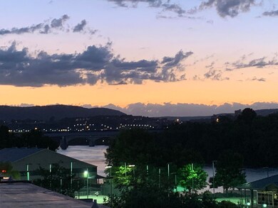 120 Douglas - Scenic View