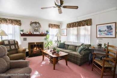 _RMJ5015 family room
