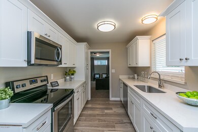 9816 N 16th Place, Phoenix, AZ 85020 - photo 7