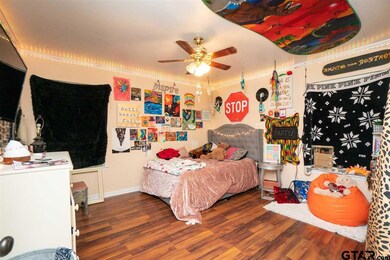 900 900 Loftin, Tyler, TX 75701 - photo 4