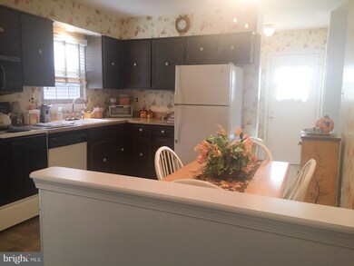 621 Lippincott Ave, Riverton, NJ 08077 - photo 5