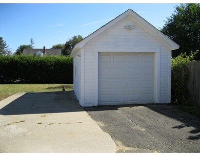 24 Cleveland Ave, Westfield, MA 01085 - photo 5