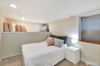 7911 5th Ave NE unit 2, Seattle, WA 98115 - photo 6