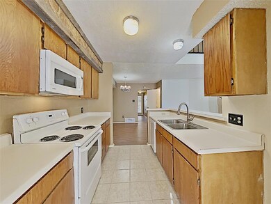 123 Myers Dr, Fort Worth, TX 76108 - photo 3