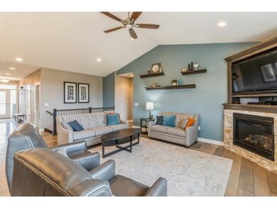 7921 NW 95th St, Johnston, IA 50131 - photo 4